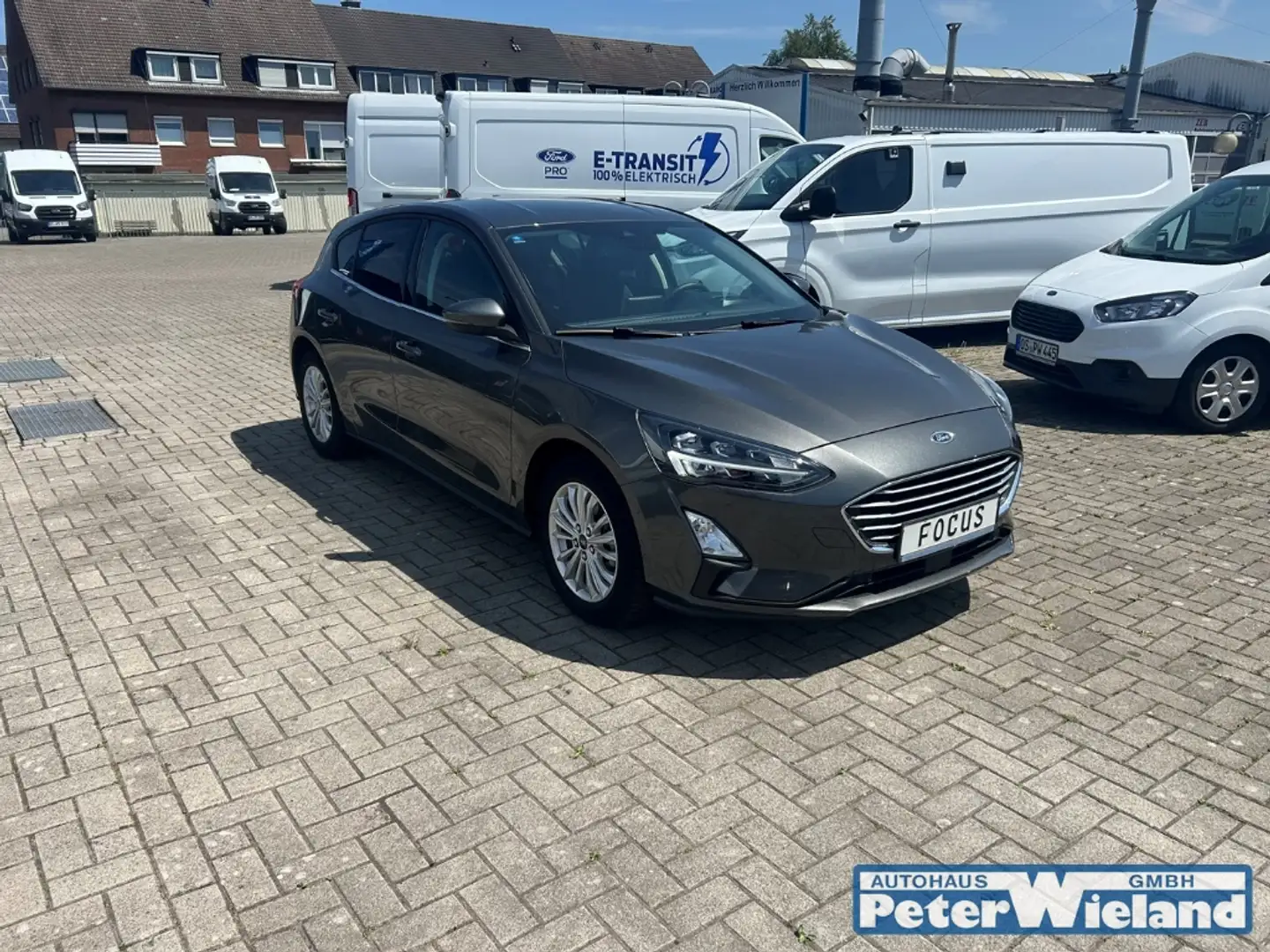 Ford Focus Titanium 1.5 EcoBoost EU6d-T HUD Navi Soundsystem Grau - 2