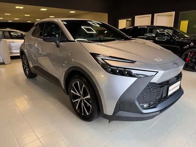 Toyota C-HR view 7