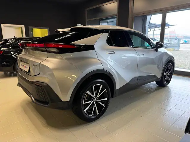 Toyota C-HR view 5