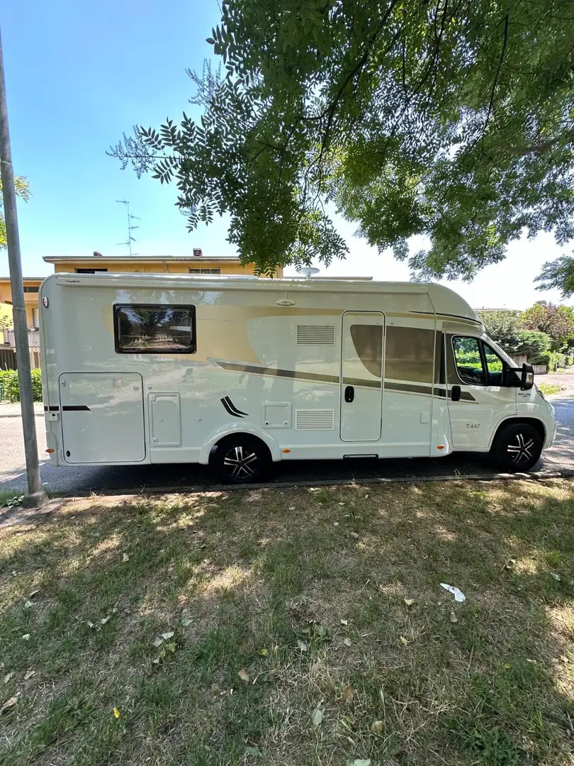 Caravans-Wohnm Hymer Carado 2.3Mjet 130cv 5Posti White - 1