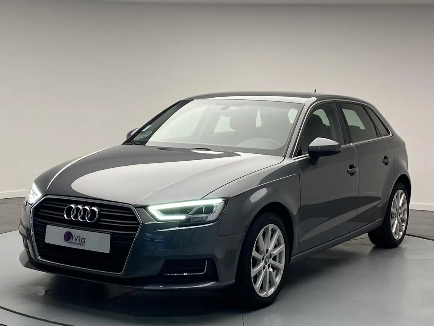 Audi A3 Sportback 1.6 30 TDI 116 Design CARPLAY Gris - 1