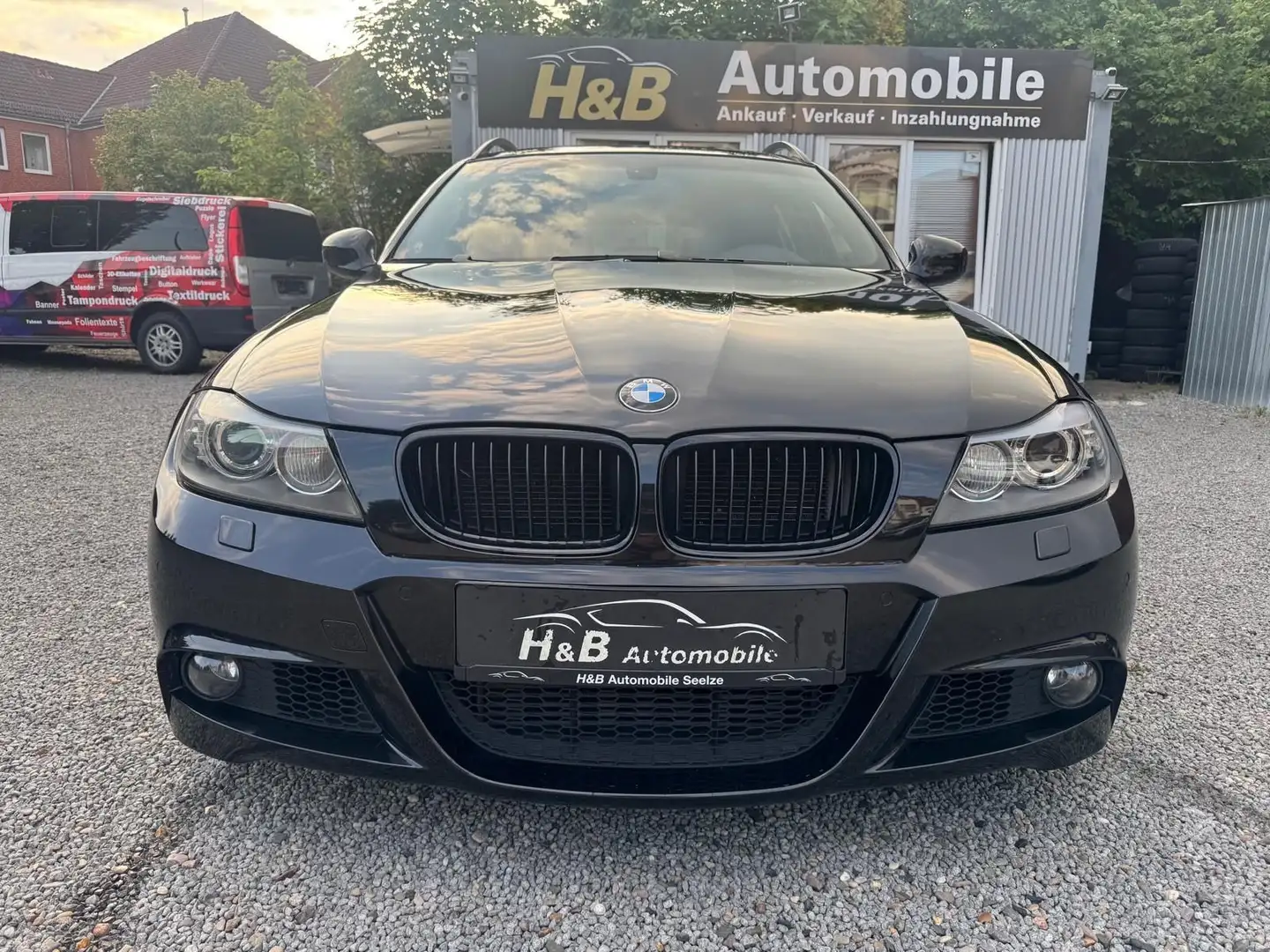 BMW 335 i Touring M Sport-Paket*2.HAND*PANO*SHZ*VOLL* Чёрный - 2