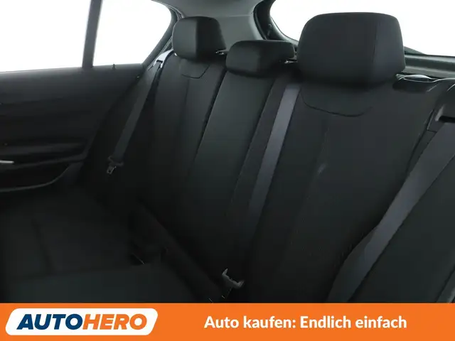 BMW 1 Series view 14
