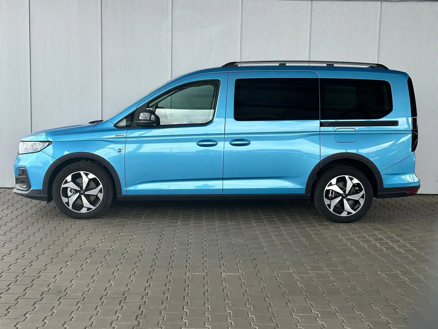 Ford Grand Tourneo Connect Active 2.0 EcoBlue 122 PS 6MT 4WD Allra... Niebieski - 2