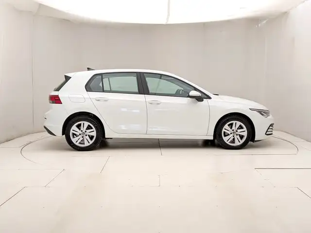 Volkswagen Golf view 3
