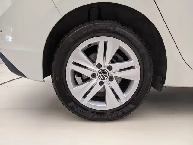 Volkswagen Golf view 9