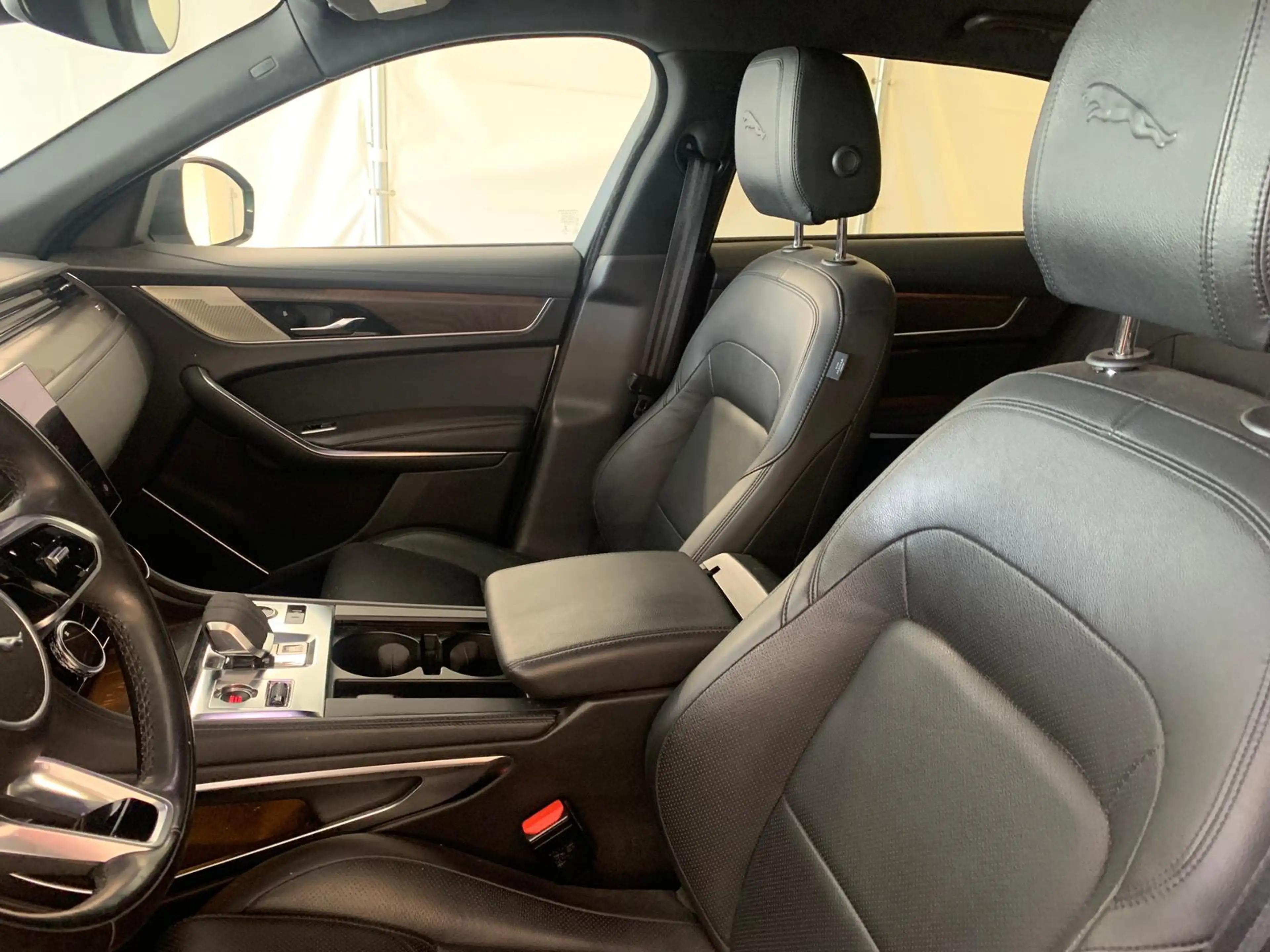 Jaguar F-Pace P400e AWD Plug-In BlackPack|ACC|HUD|Keyless — photo 9