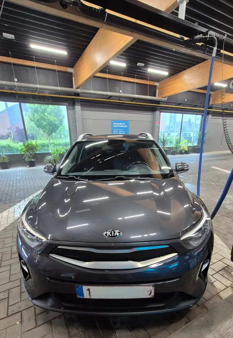 Kia Stonic Stonic 1.2i Easy ISG Gris - 1