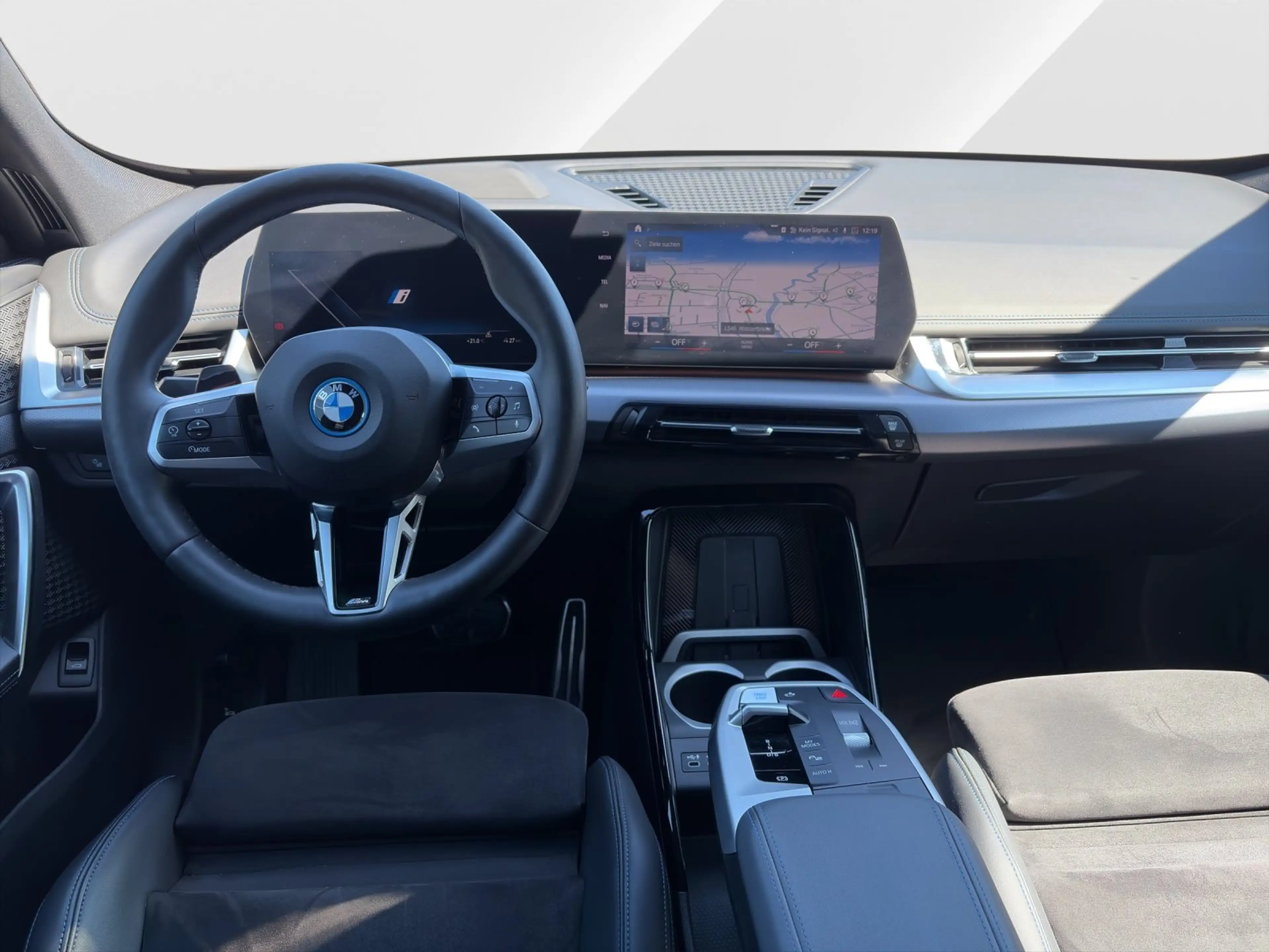 BMW iX 1 xDrive30 MSport Panorama | Adap.LED | HUD | 360° — photo 14