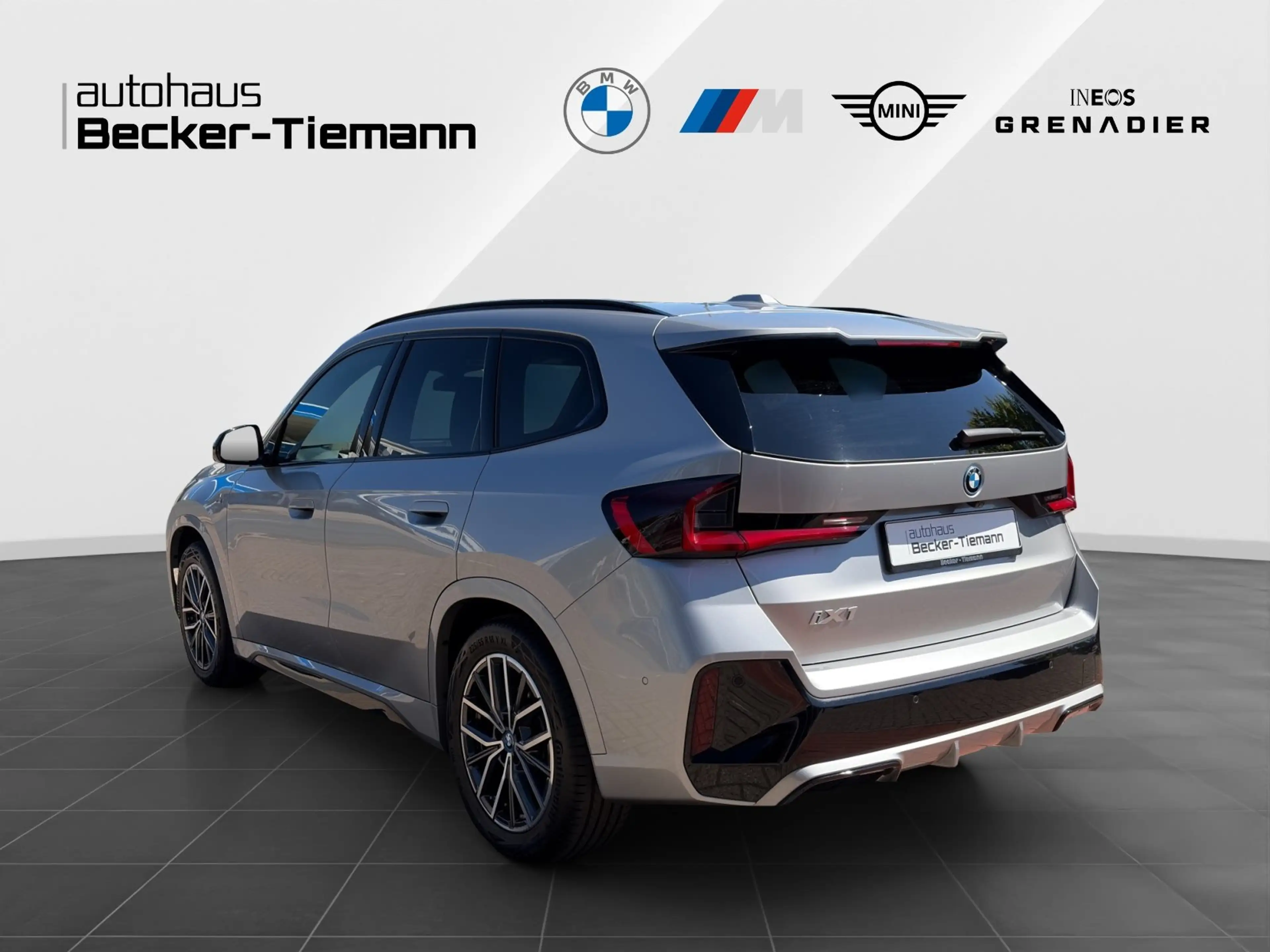 BMW iX 1 xDrive30 MSport Panorama | Adap.LED | HUD | 360° — photo 4