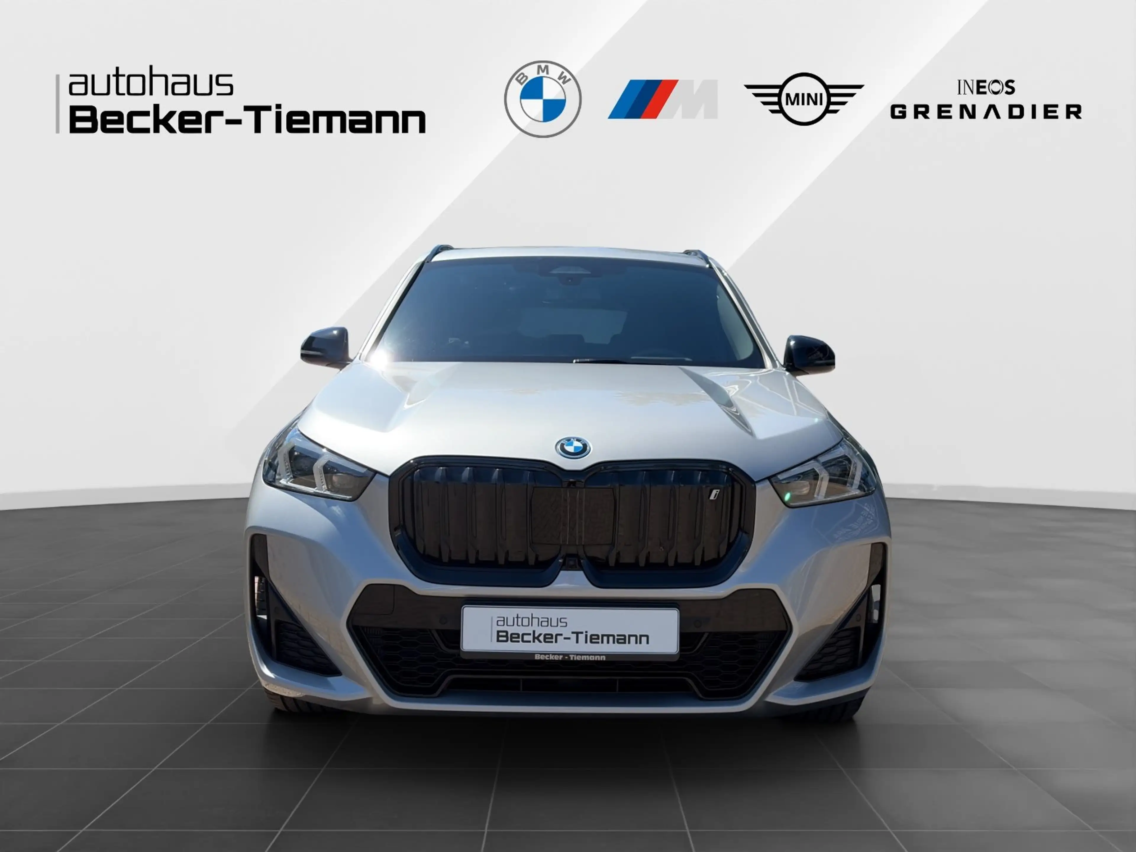 BMW iX 1 xDrive30 MSport Panorama | Adap.LED | HUD | 360° — photo 2