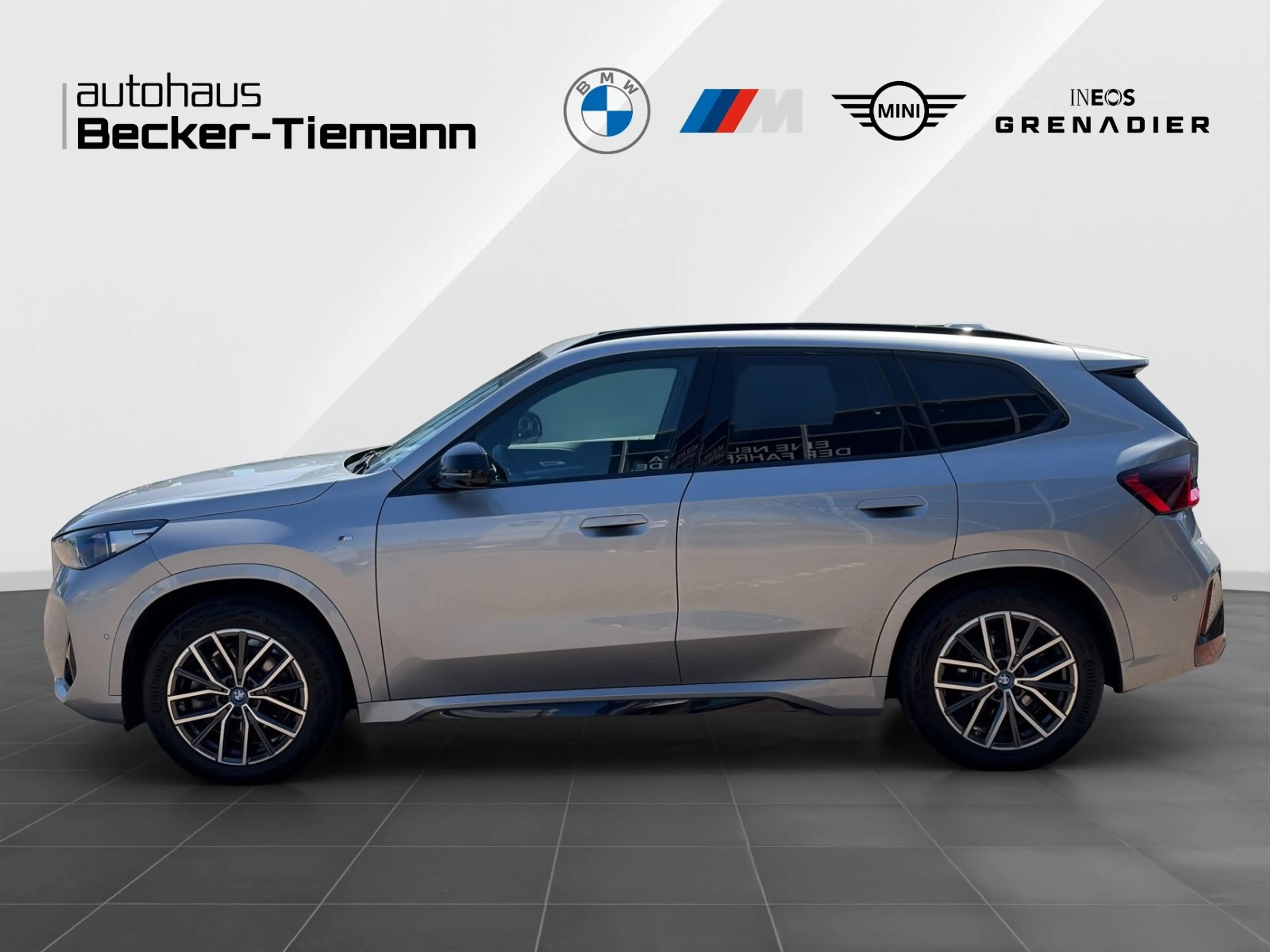 BMW iX 1 xDrive30 MSport Panorama | Adap.LED | HUD | 360° — photo 3