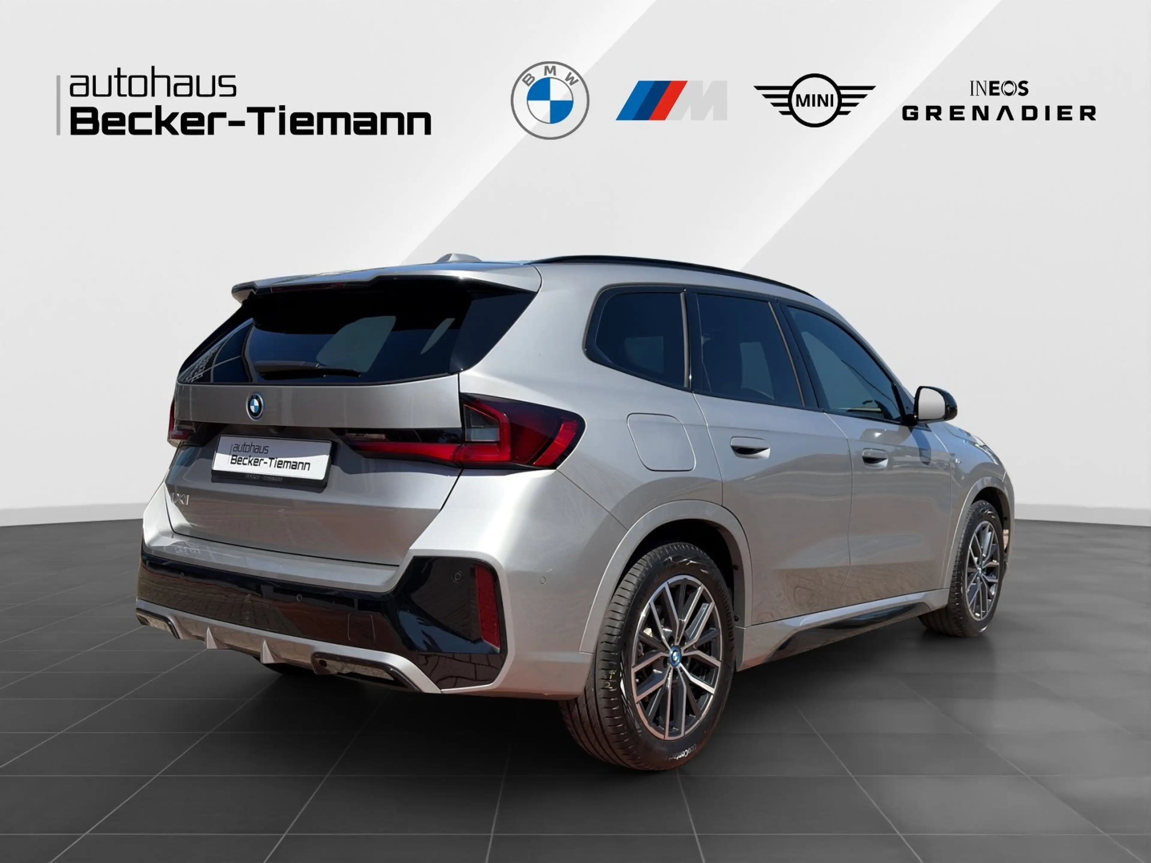 BMW iX 1 xDrive30 MSport Panorama | Adap.LED | HUD | 360° — photo 6