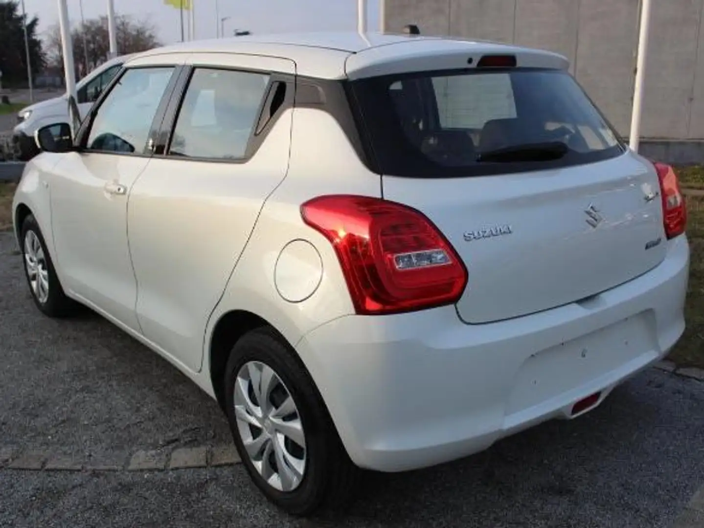 Suzuki Swift 1,2 Hybrid DualJet Clear LED Weiß - 2