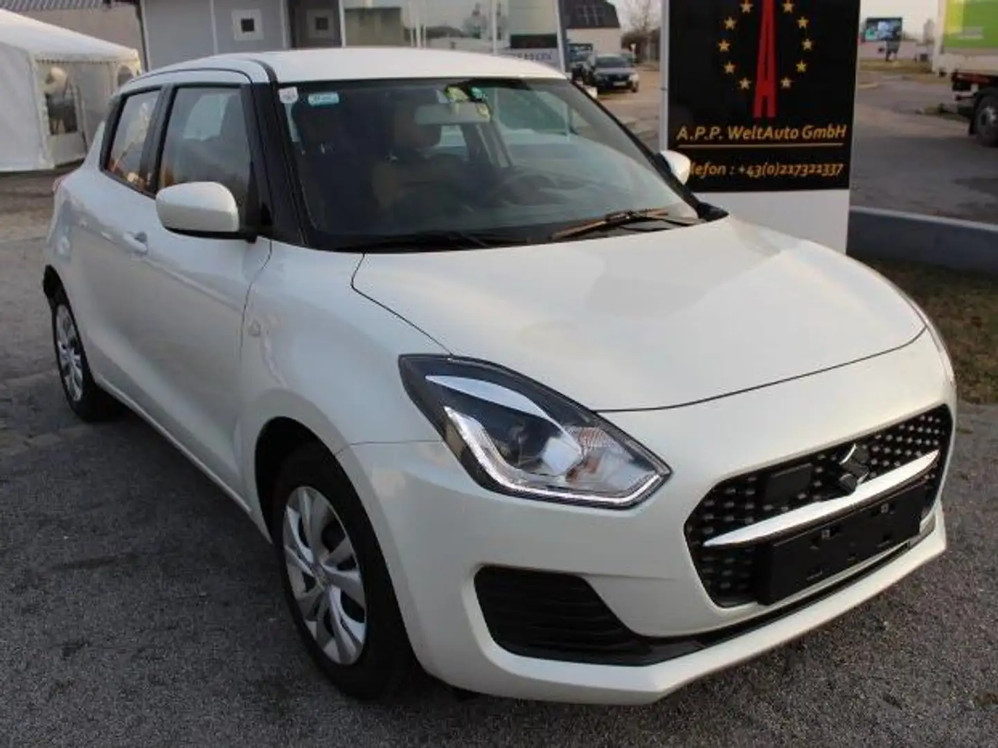 Suzuki Swift 1,2 Hybrid DualJet Clear LED Weiß - 1