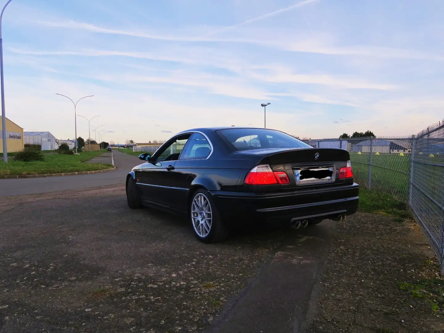 BMW 323 Coupé Ci Negro - 2