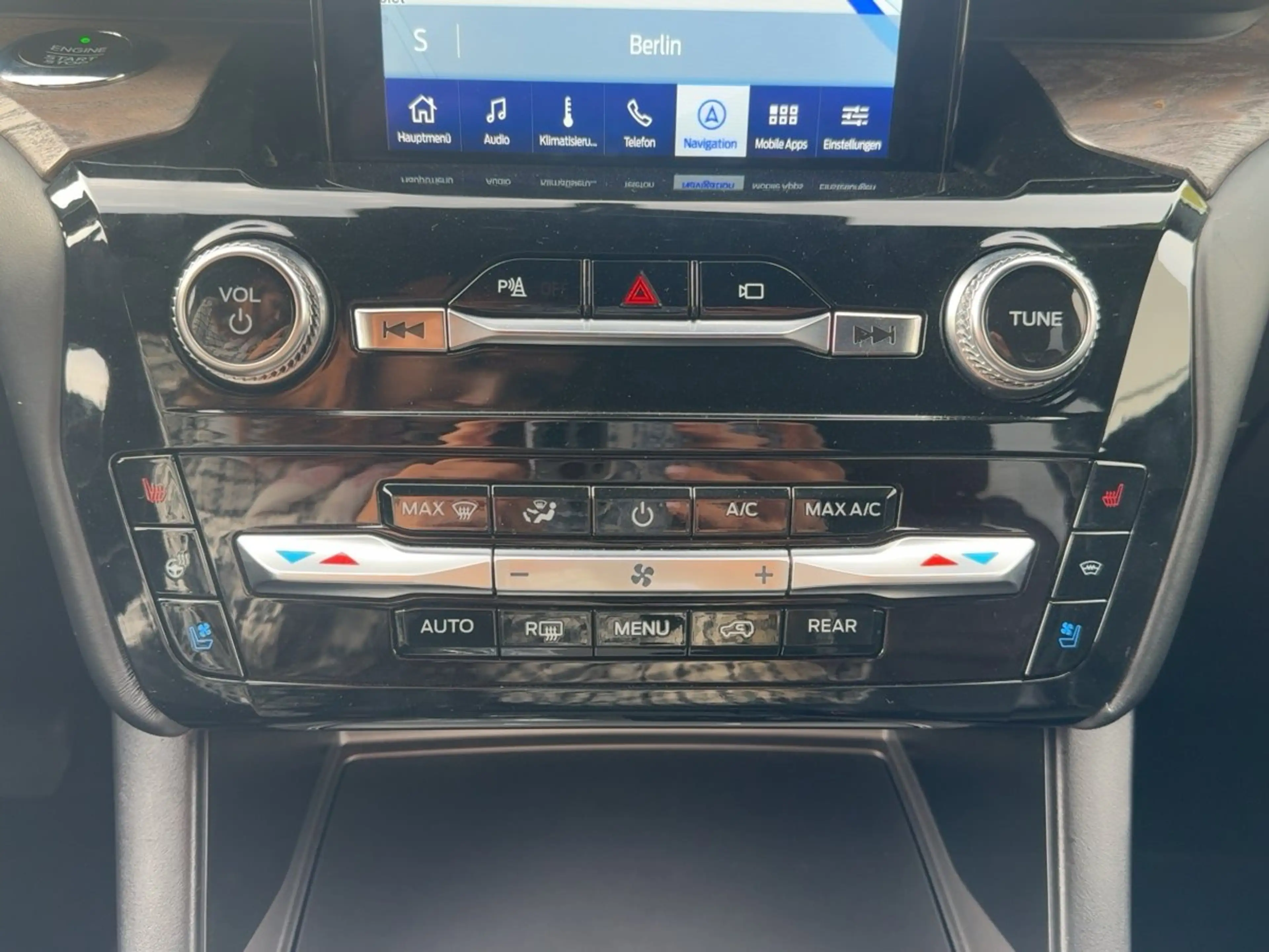 Ford Explorer 4x4 PHEV Platinum | 7Sitzer | Sitzklima — photo 25