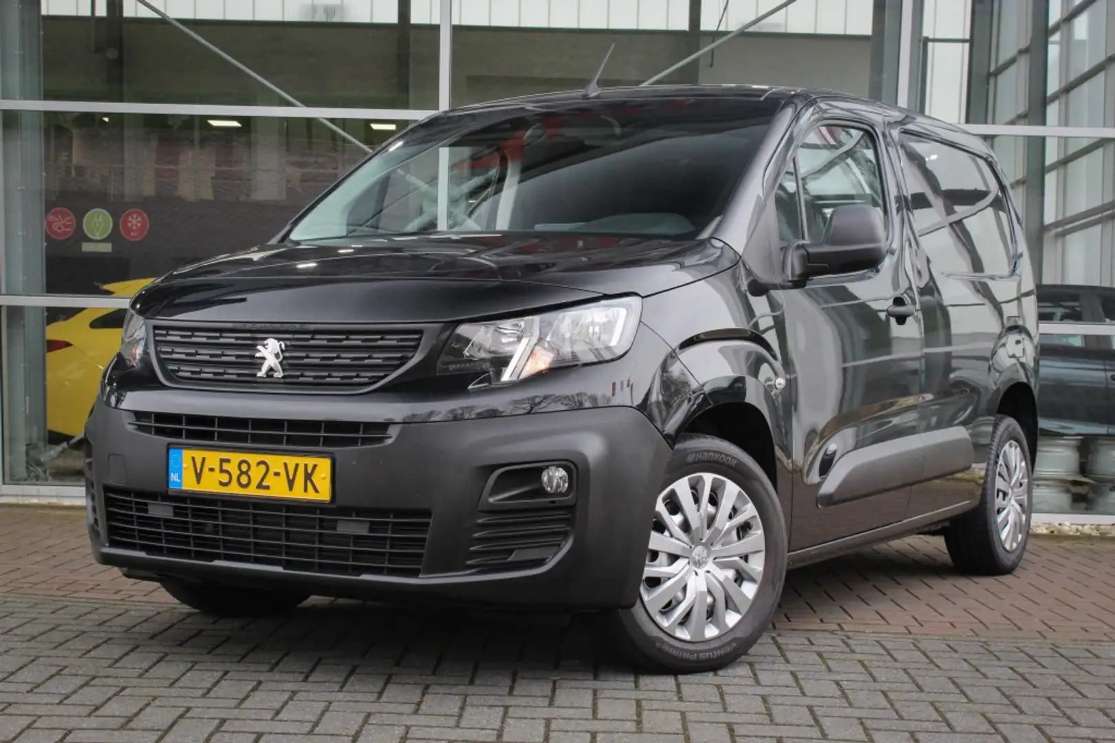 Peugeot Partner 1.6 BlueHDI Premium Zwart - 1