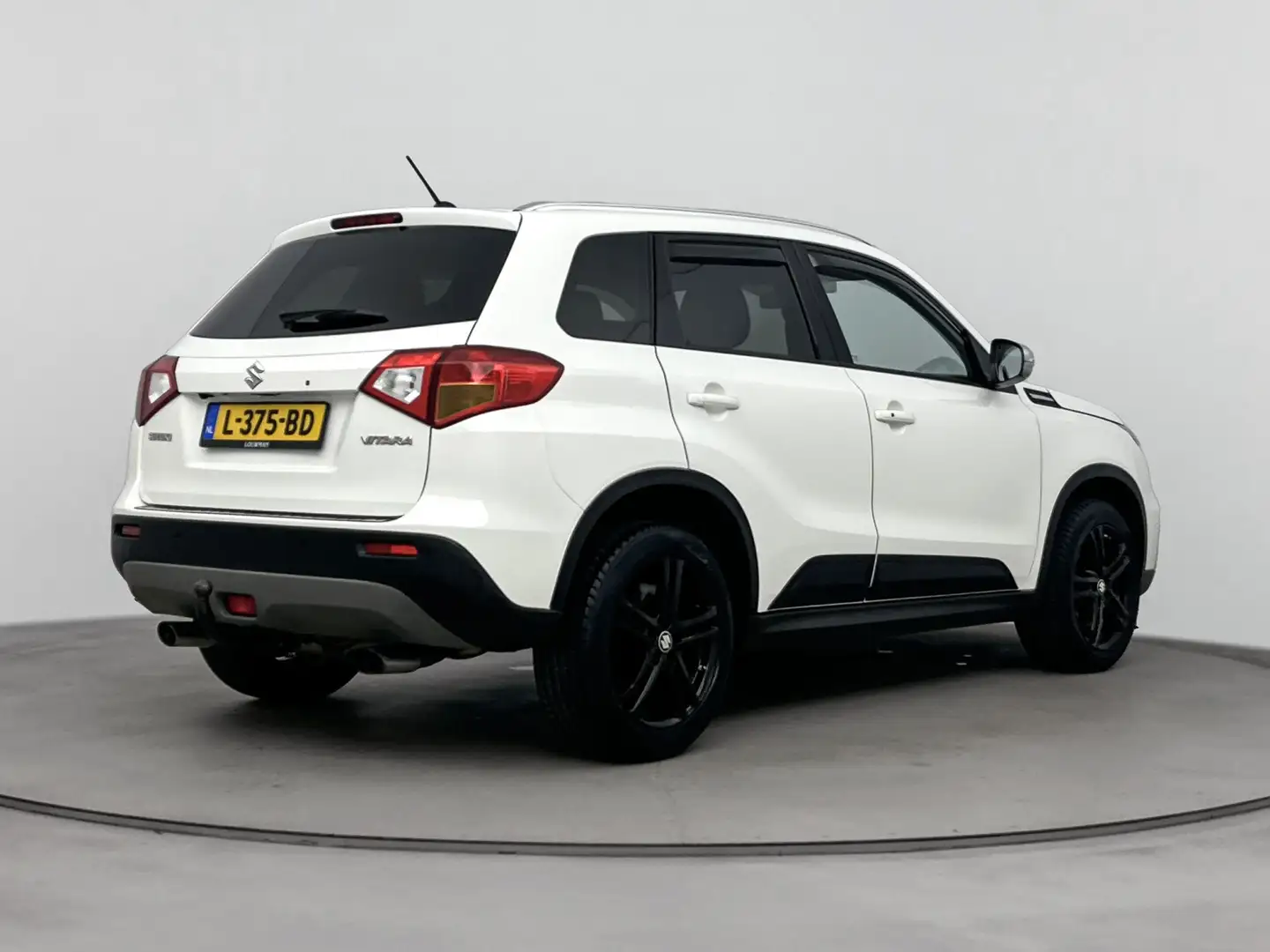Suzuki Vitara 1.4 S | Navigatie | Lichtmetalen Velgen | Metaalla Wit - 2