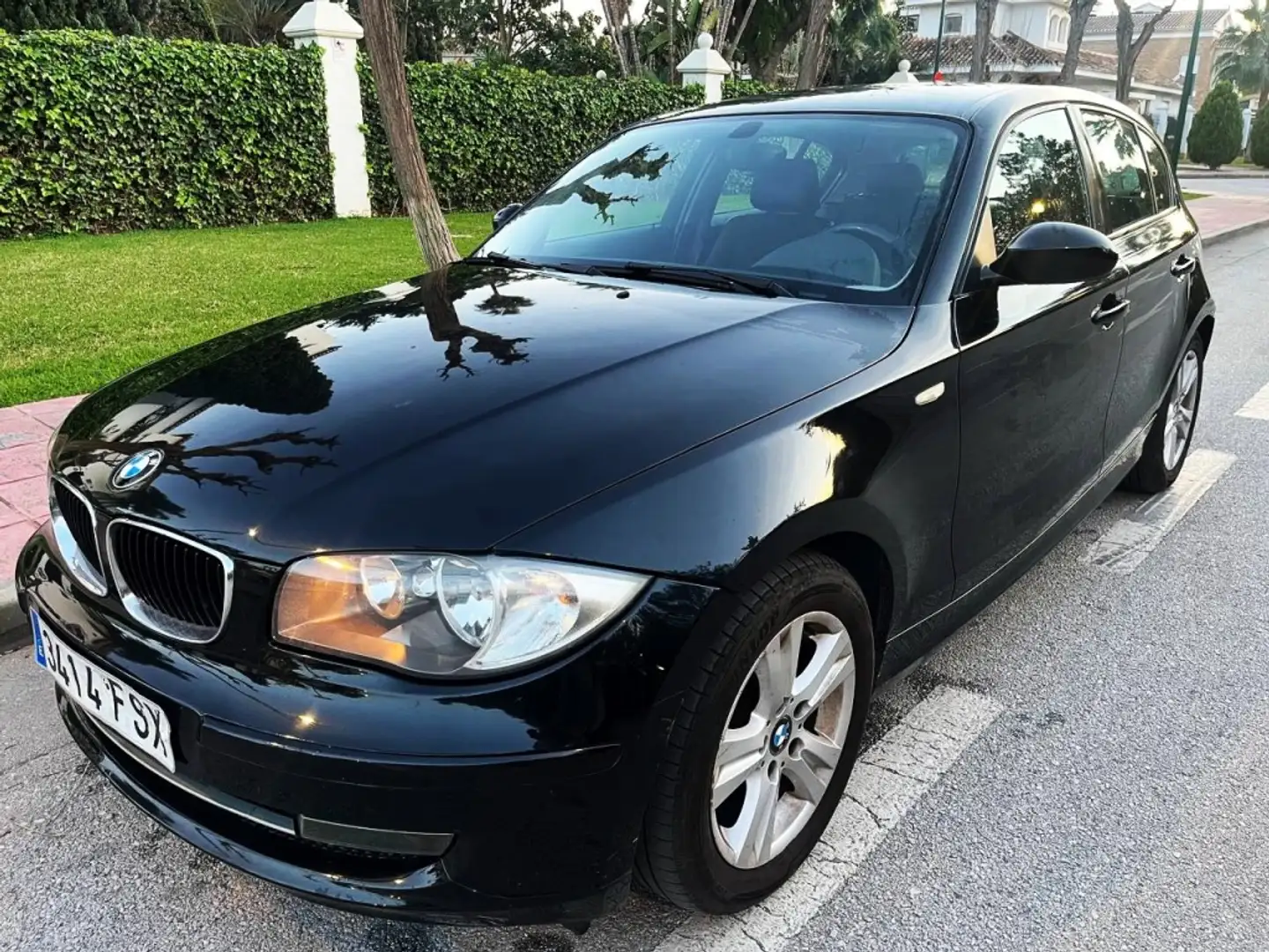BMW 116 116i Schwarz - 1