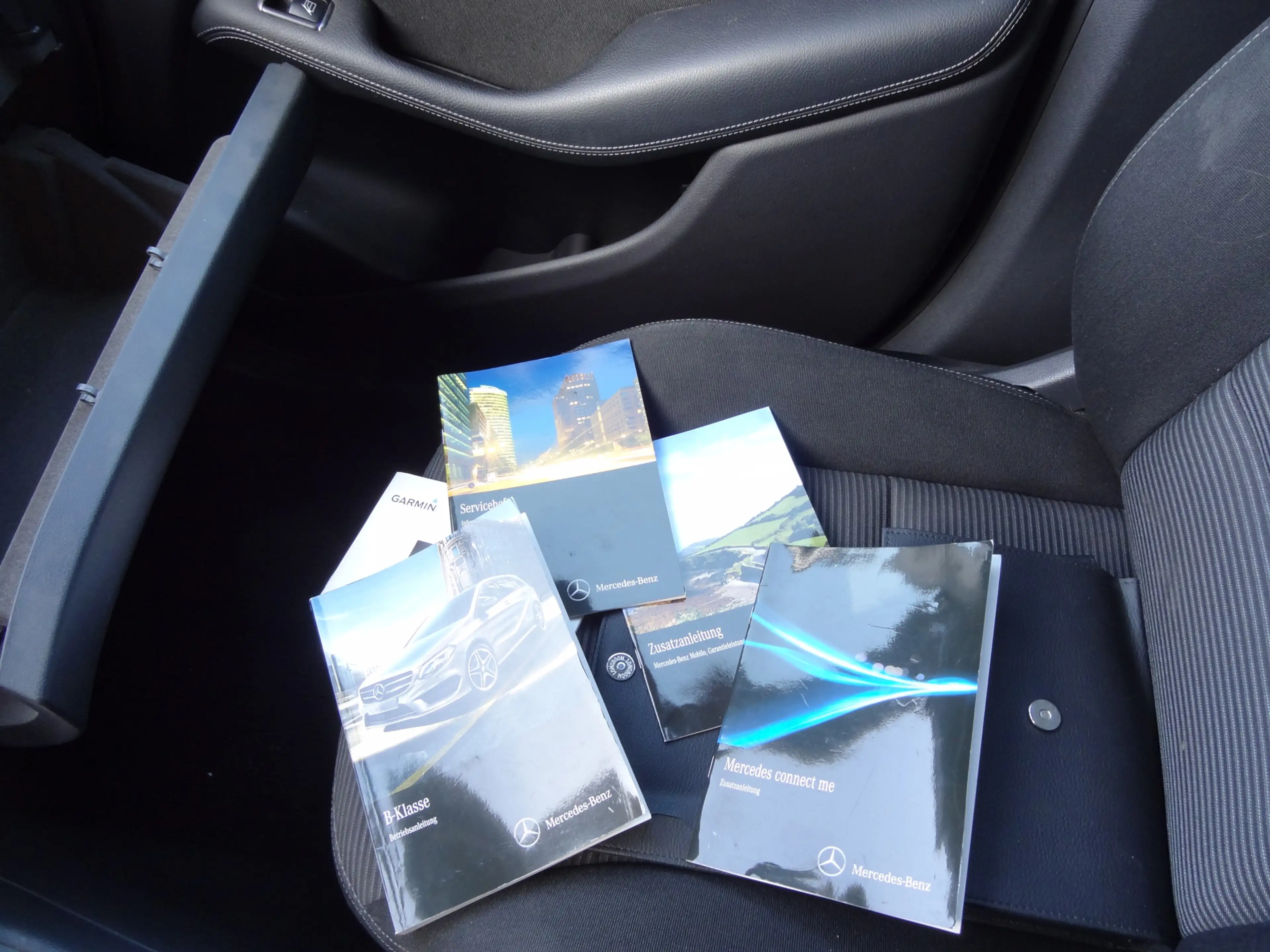 Mercedes-Benz B 180 Ambition — photo 17
