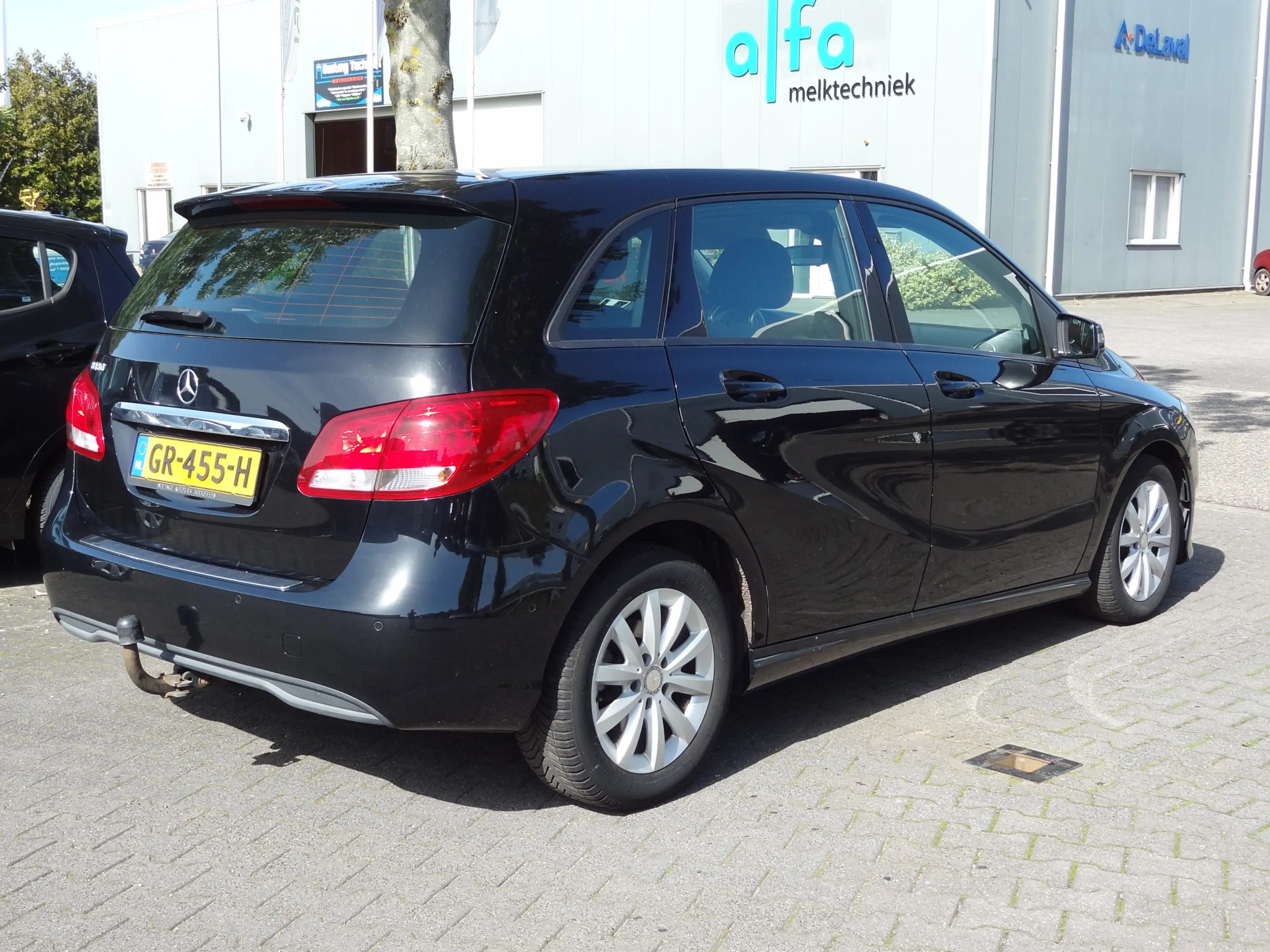 Mercedes-Benz B 180 Ambition — photo 2