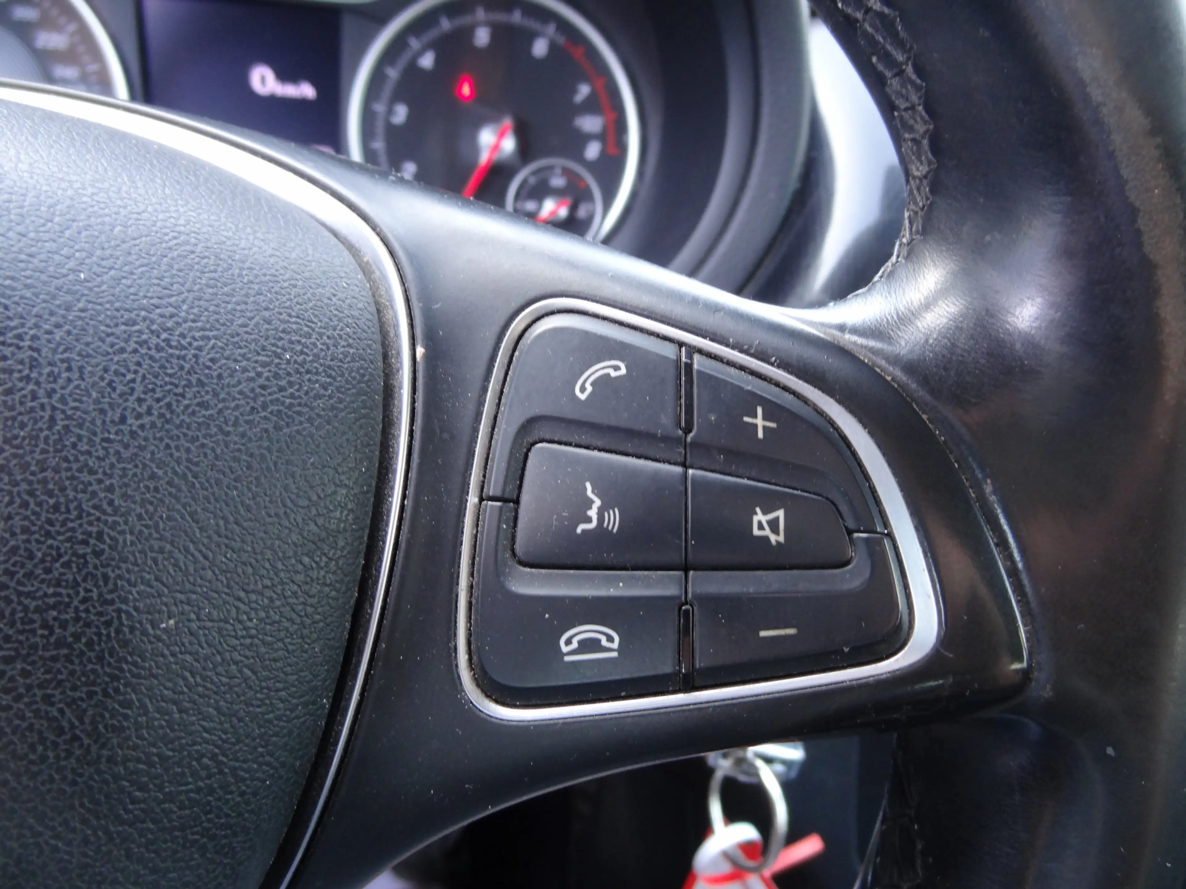 Mercedes-Benz B 180 Ambition — photo 11