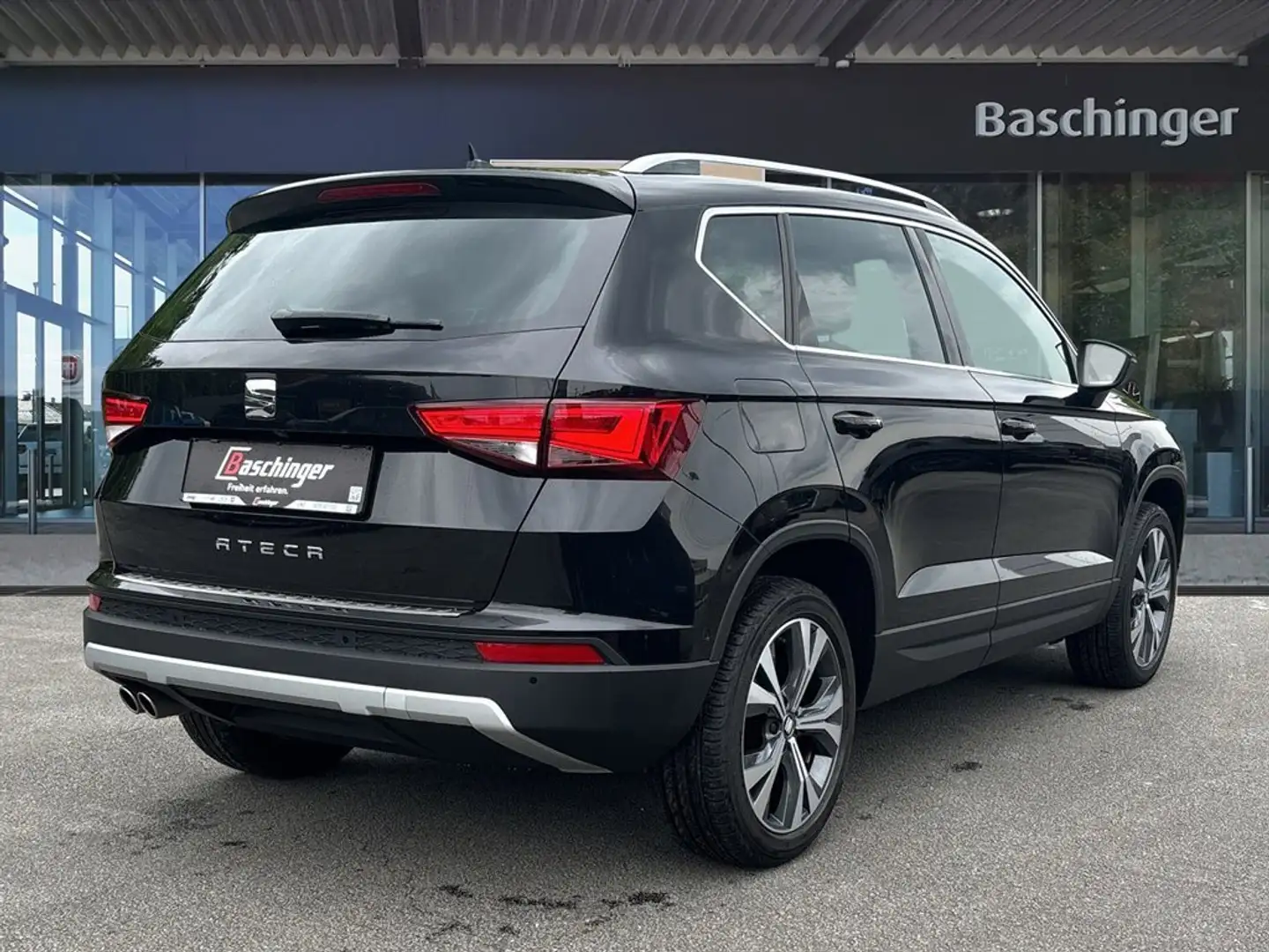SEAT Ateca 1,5 Xcellence ACT TSI DSG Schwarz - 2