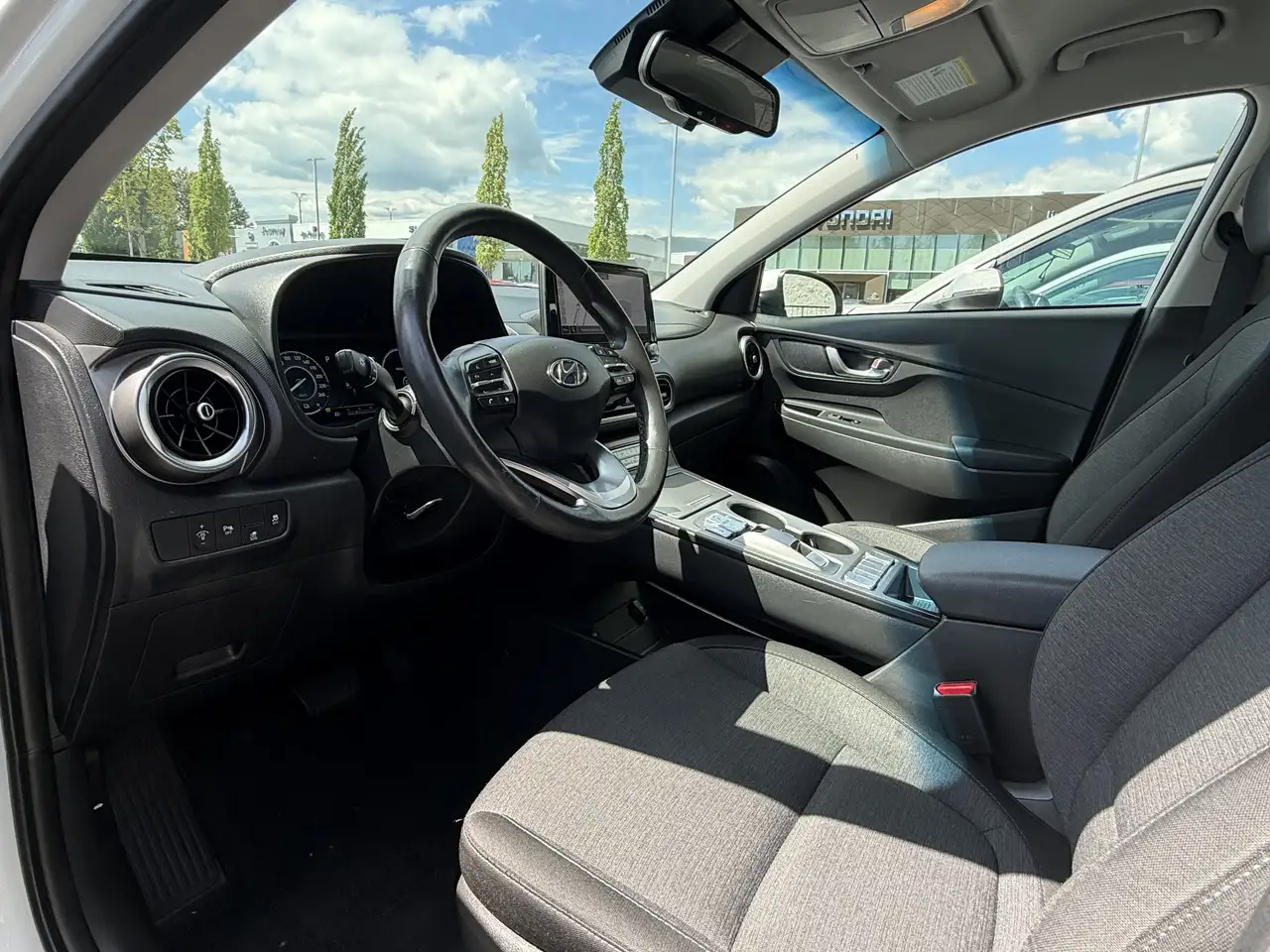 Hyundai KONA снимка Hyundai KONA