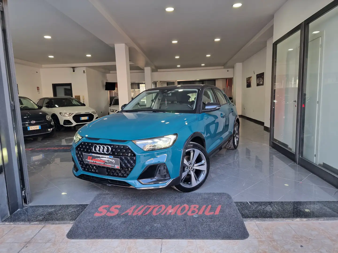 Audi A1 A1 Citycarver 30 Identity Contrast 110cv s-tronic Verde - 2