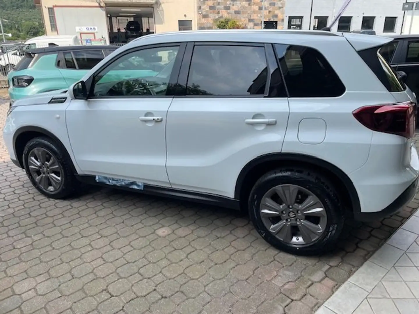 Suzuki Vitara 1.4 HYBRID 4WD ALL-GRIP MOD:COOL+ 129 CV Bianco - 2