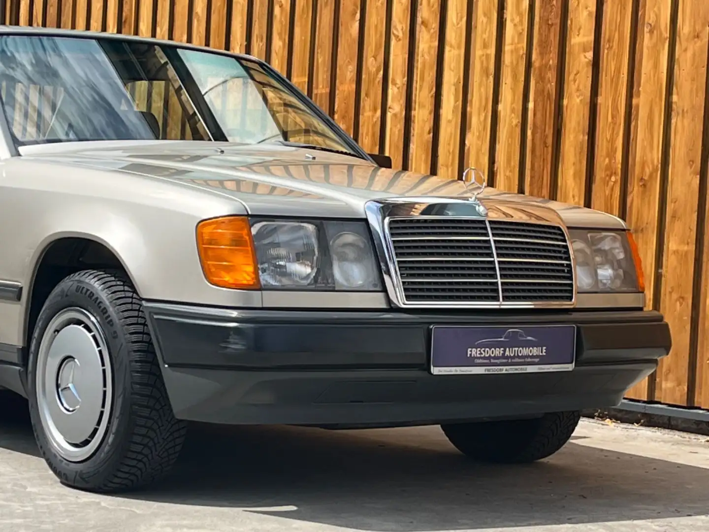 Mercedes-Benz 250 D W124 Automatik, 1a Zustand, nur 137 Tkm - 1