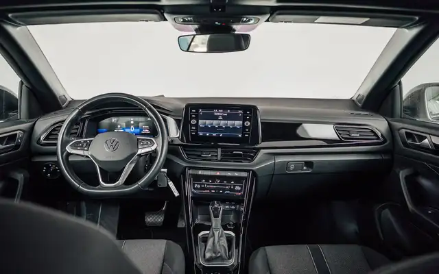 Volkswagen T-Roc view 14