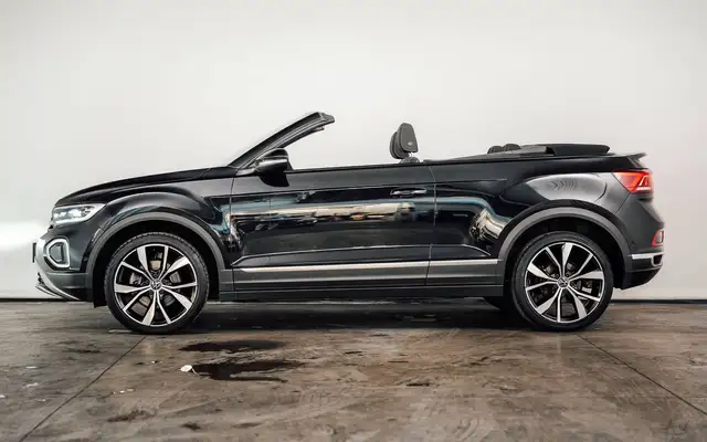 Volkswagen T-Roc view 4