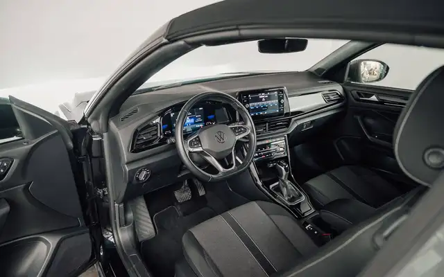 Volkswagen T-Roc view 13