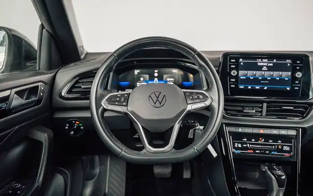 Volkswagen T-Roc view 15