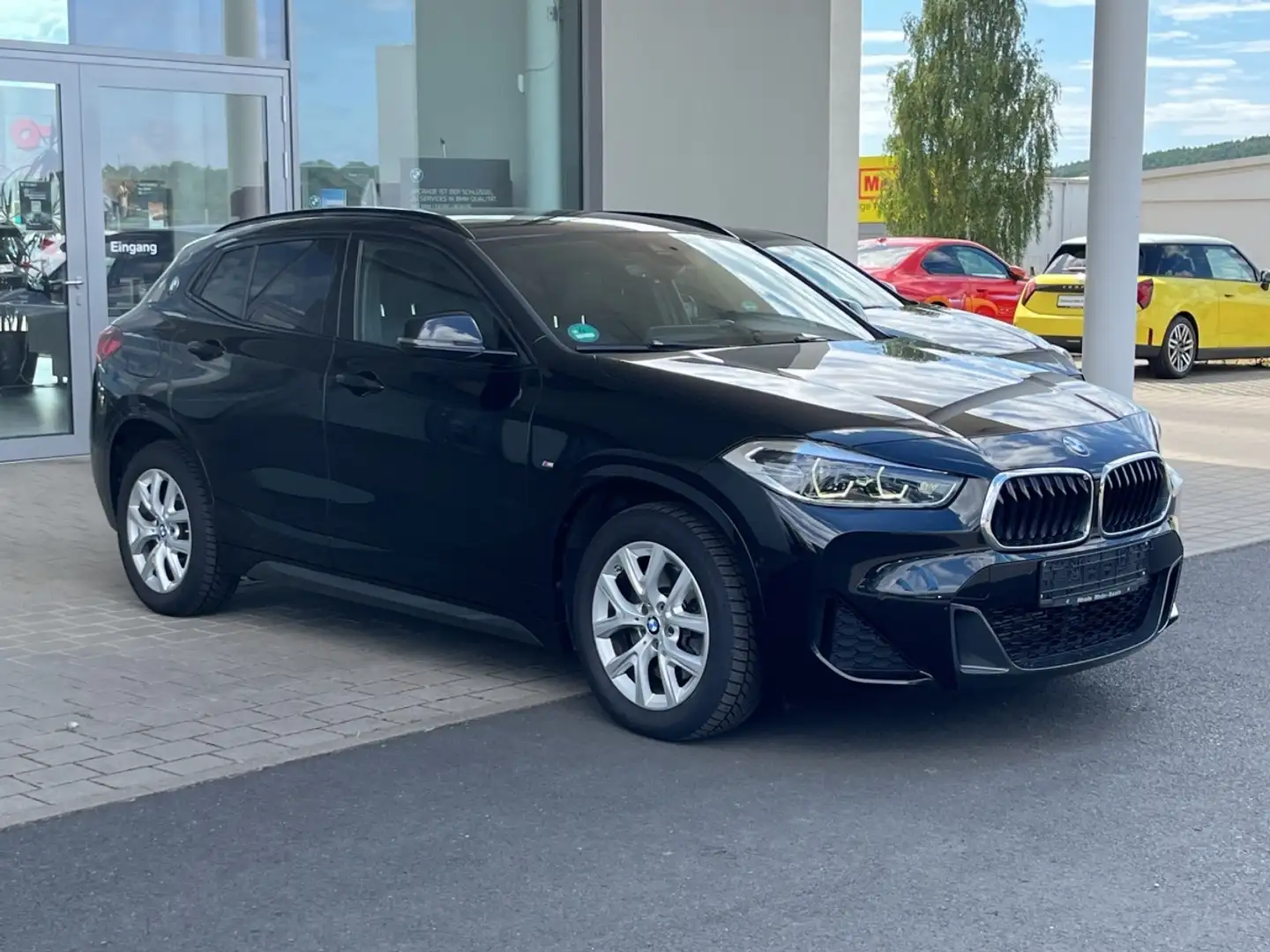 BMW X2 sDrive20i M Sport Navi+.HUD.DriveA.AHK.Tempo Zwart - 2