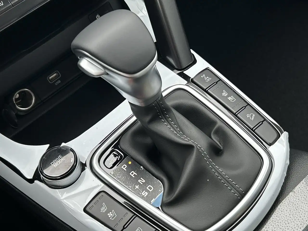 Kia Seltos снимка Kia Seltos