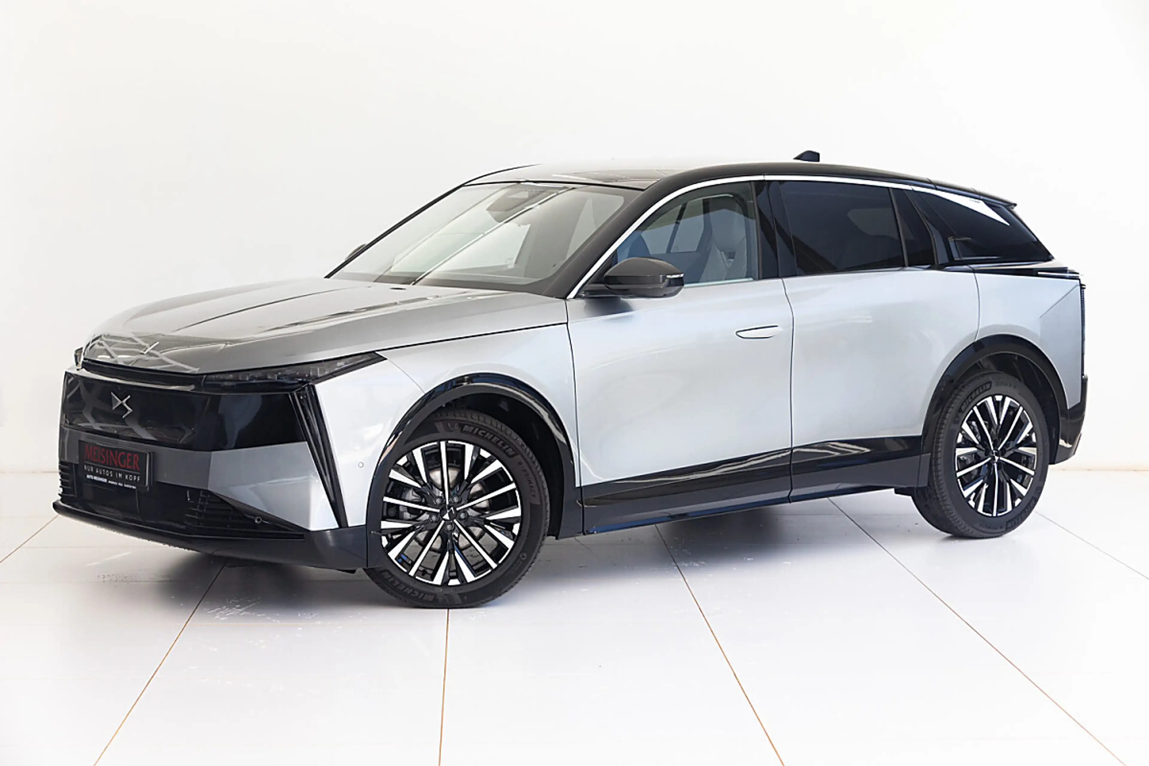 DS Automobiles N°7 DS N7 Hybrid 145 eDCT-6 Pallas