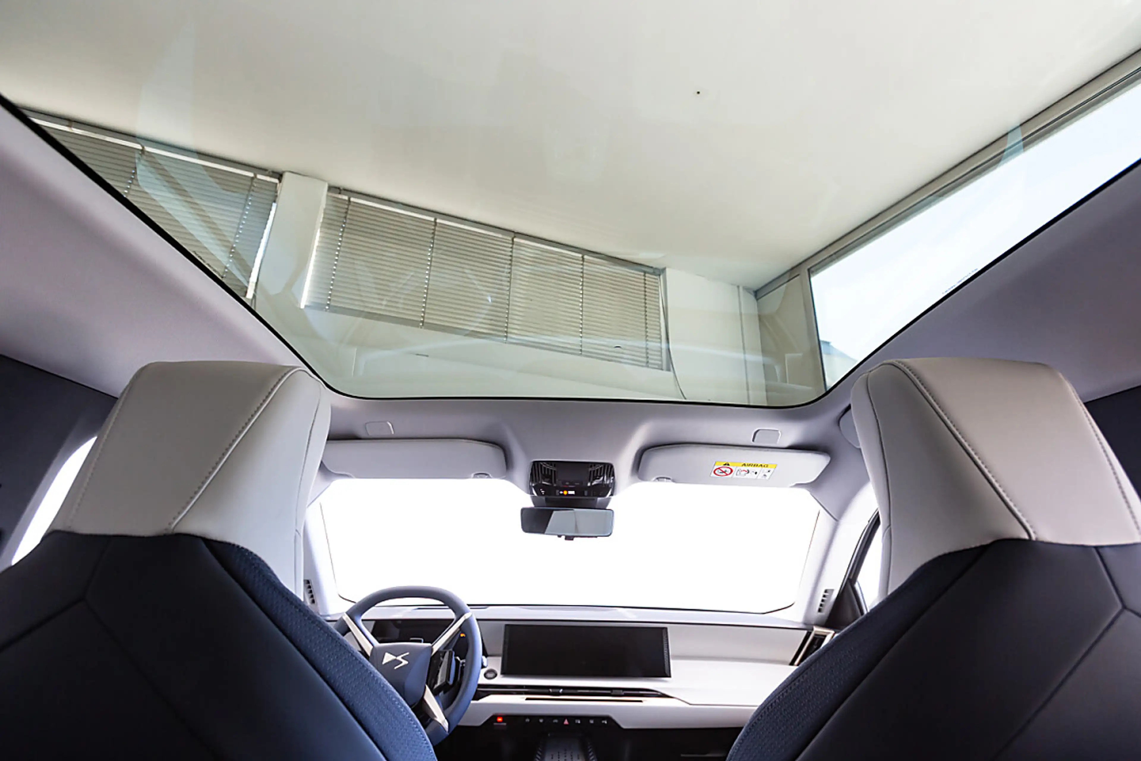 DS Automobiles N°7 DS N7 Hybrid 145 eDCT-6 Pallas — photo 15