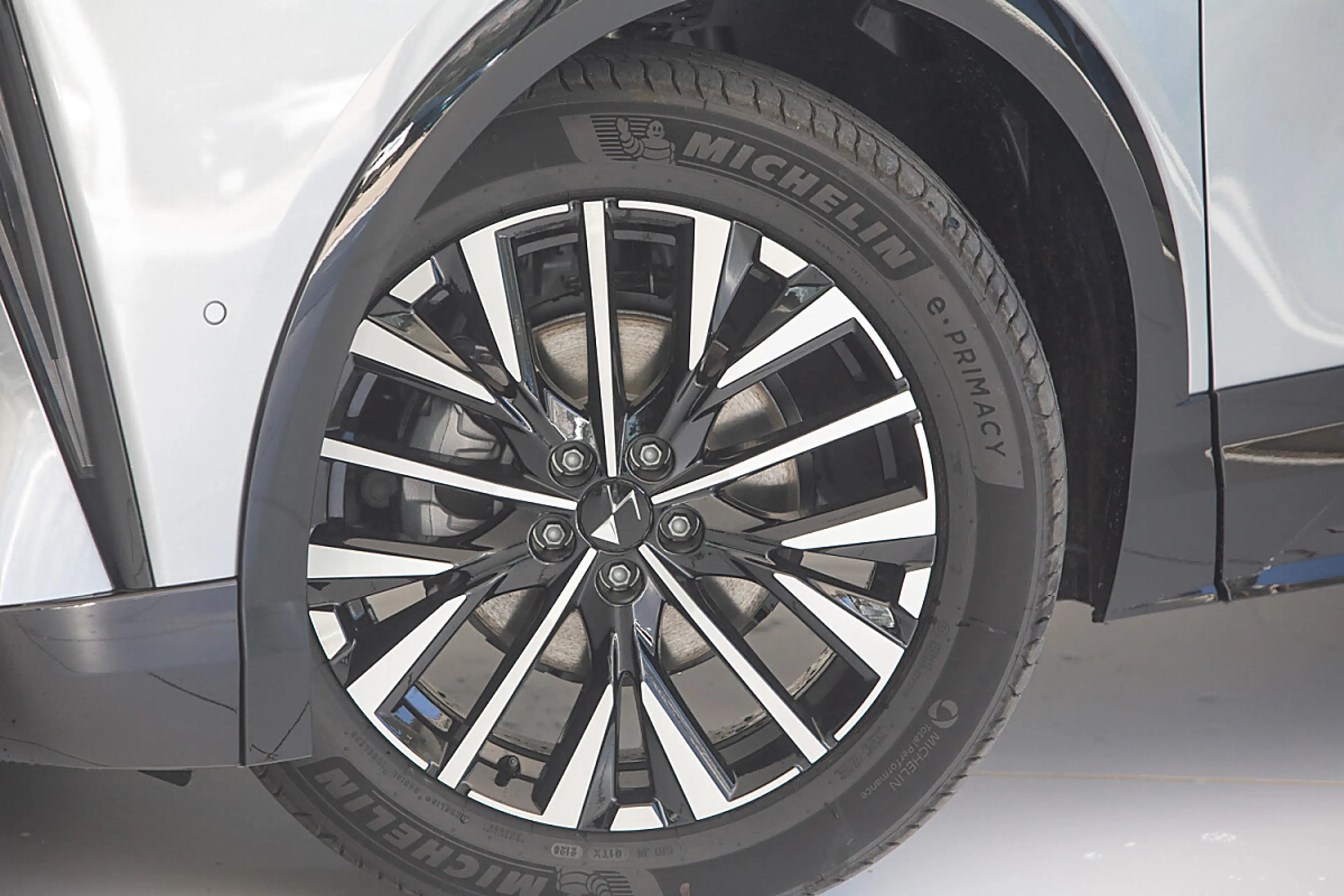 DS Automobiles N°7 DS N7 Hybrid 145 eDCT-6 Pallas — photo 4