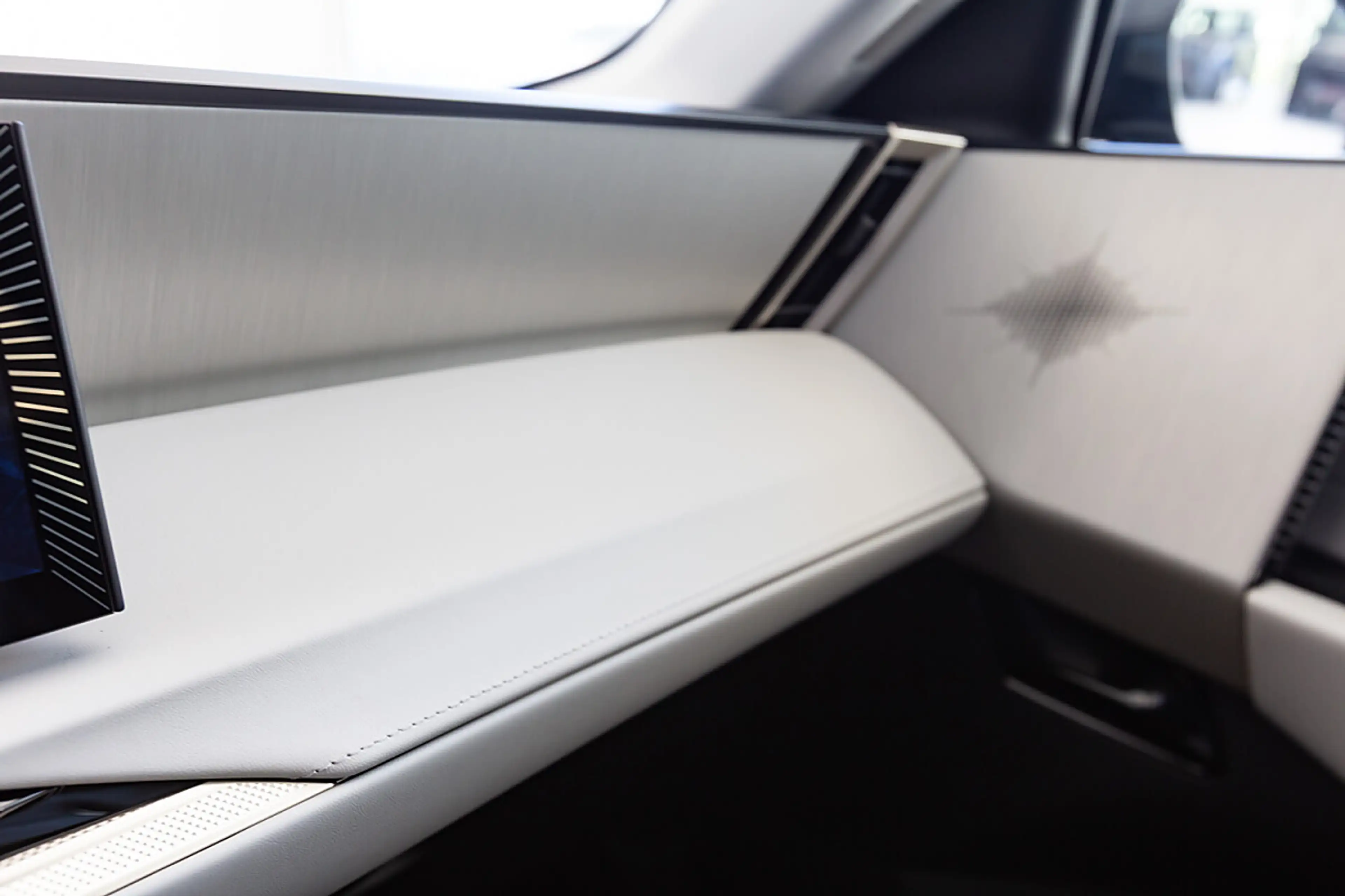 DS Automobiles N°7 DS N7 Hybrid 145 eDCT-6 Pallas — photo 11