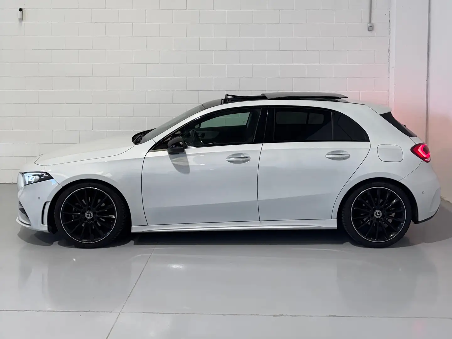 Mercedes-Benz A 180 Premium Night edition AMG TETTO+19+MULTIBEAM+LUCI Blanco - 2