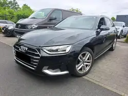 Audi A4 30 TDI 136 S-Tronic Advanced avec T.O et Attelage amovible