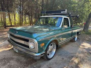 5.7 V8