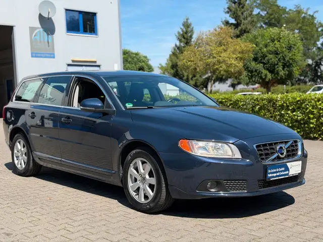 Volvo V70 Kombi Kinetic Garantie*1.Hand *ZR NEU*AHK.
