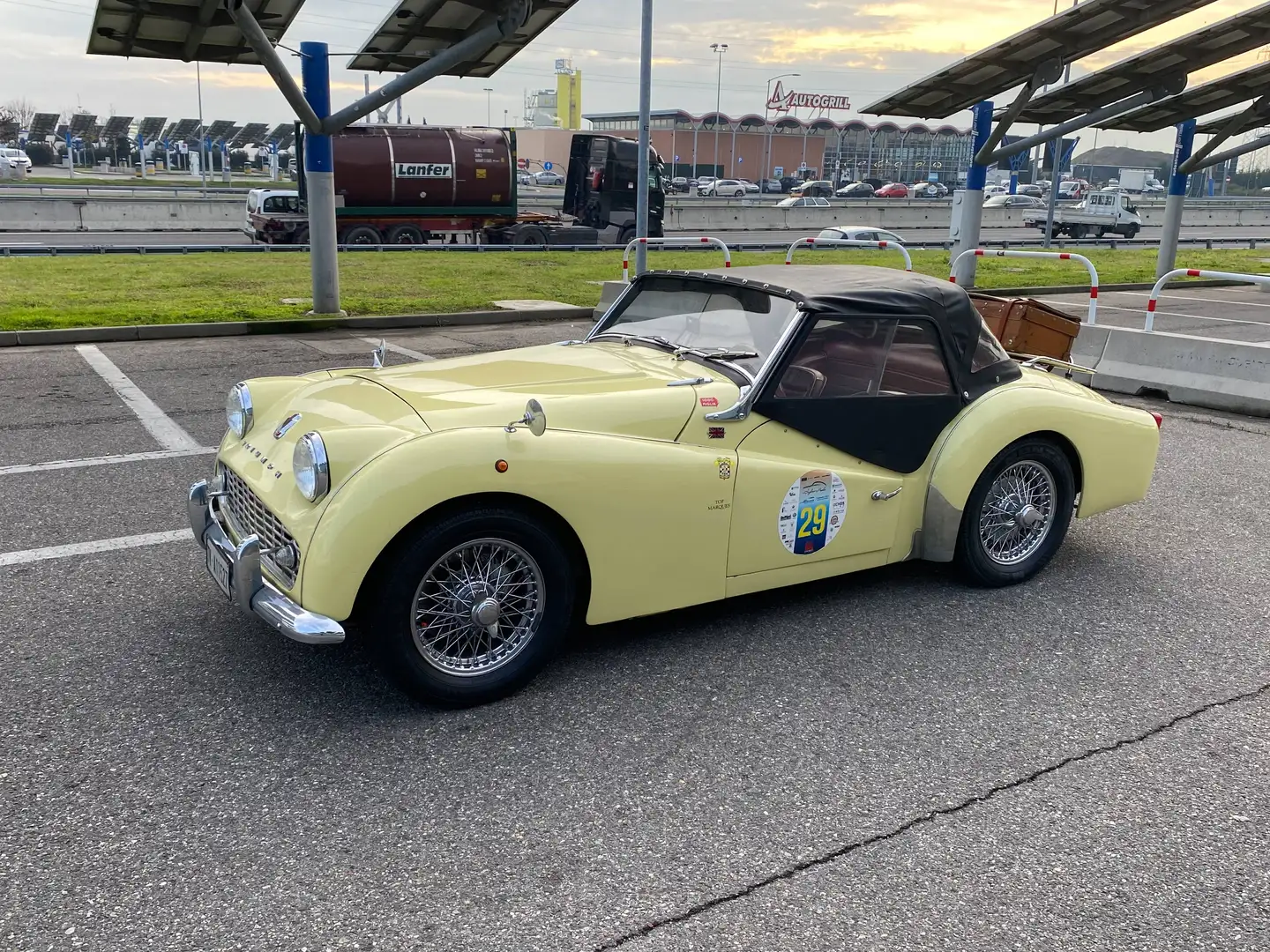 Triumph TR3 Gelb - 2