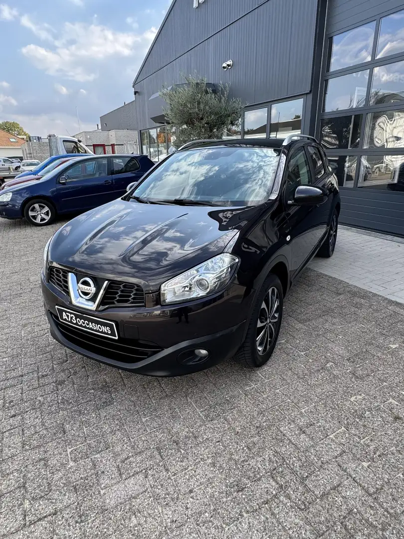 Nissan Qashqai 1.6 Connect Edition Pano,Navi,Camera,Trekhaak Paars - 1