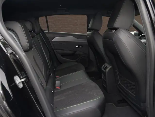 Peugeot 308 view 9