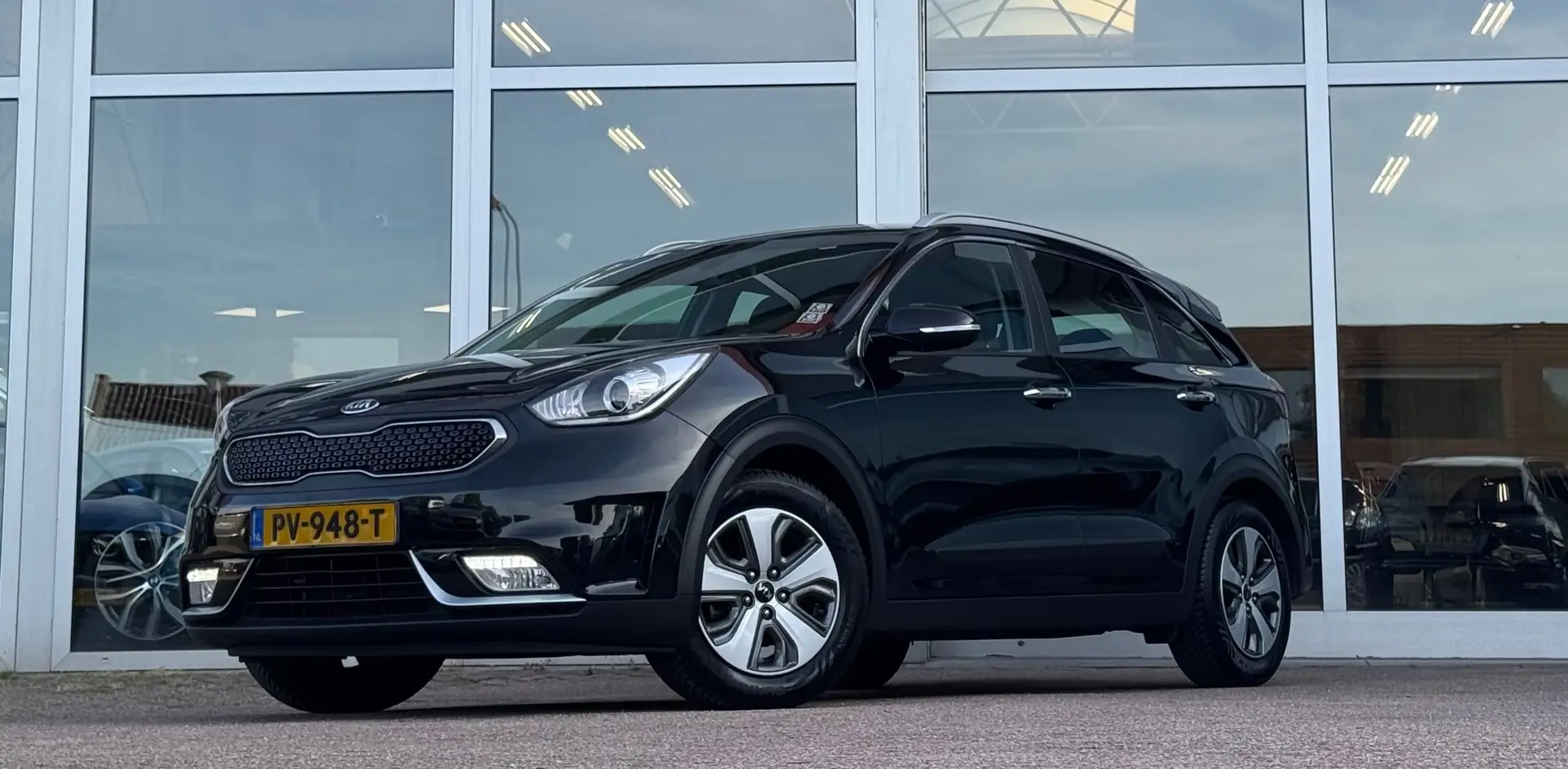 Kia Niro 1.6 GDi Hybrid ExecutiveLine Trekhaak Android Mooi Zwart - 1